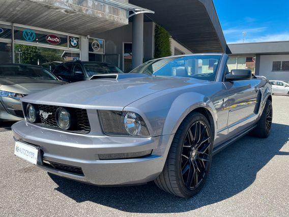 Ford Mustang Ford Mustang 4.0 V6 cabrio Benz / GPL