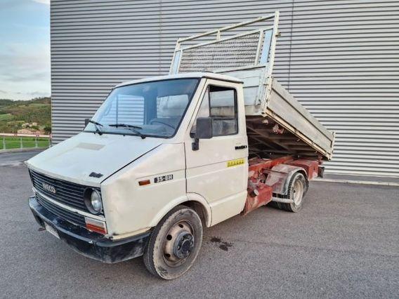 IVECO Daily 35.8 2.5 Diesel PC Cab. RIBALTABILE TRILATERALE