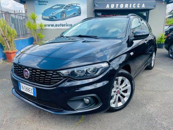 FIAT Tipo 1.3 M-Jet Lounge 95CV *NAVY*FARI LED*TOUCH-SCREEN*