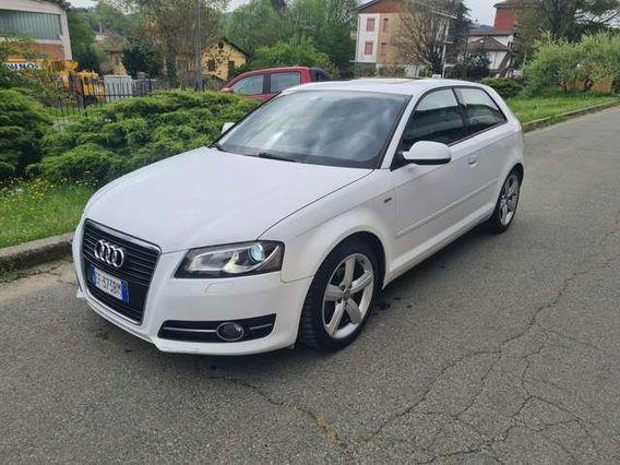 Audi A3 A3 1.6 tdi S-line Ambiente s-tronic