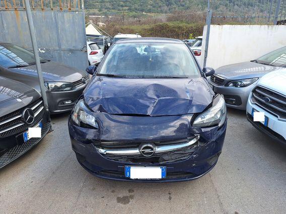 Opel Corsa 1.2 5 porte sinistrata