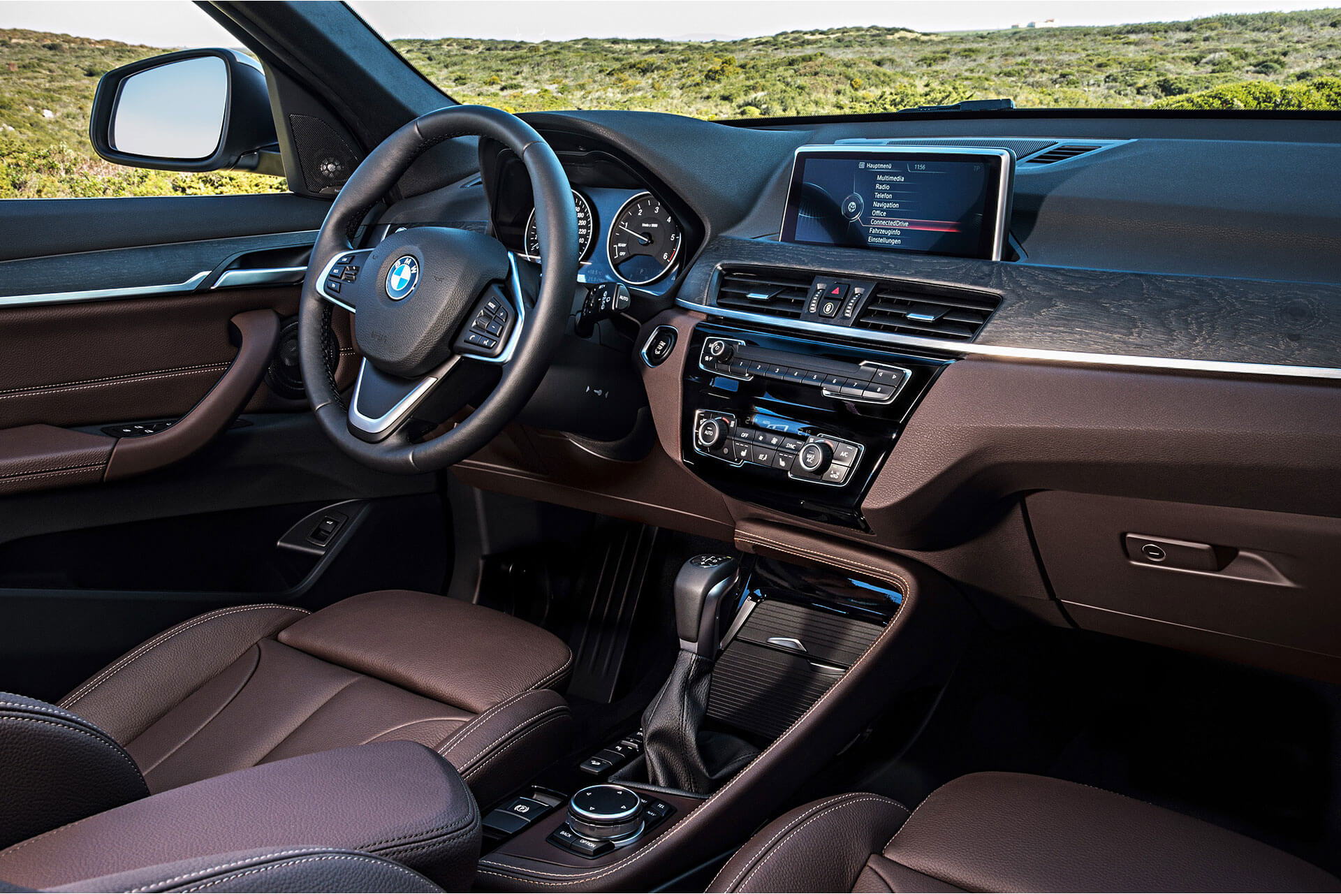 BMW X1 prezzo, dimensioni e caratteristiche